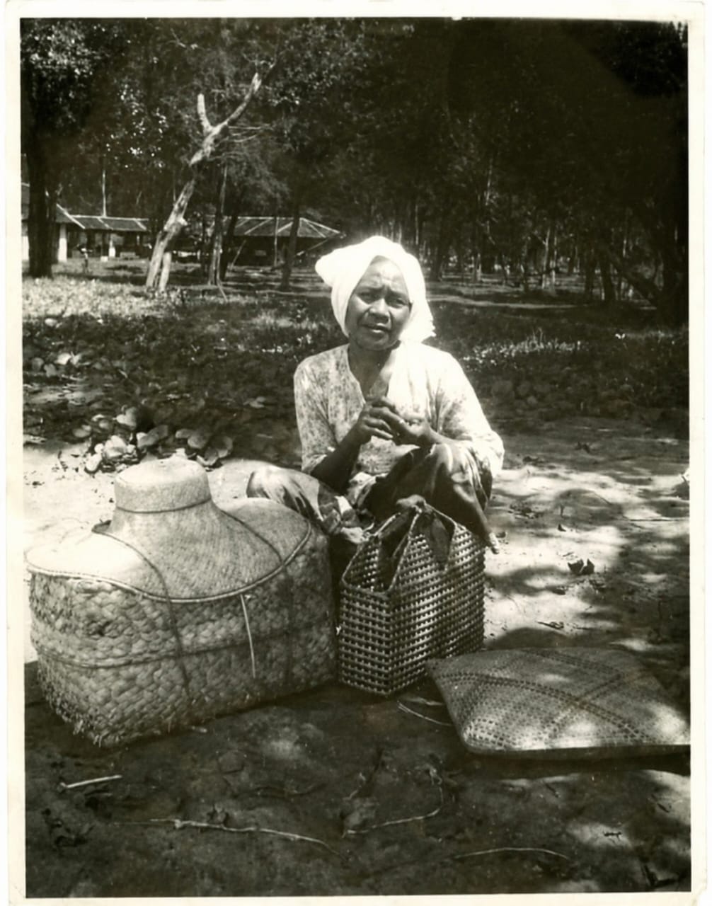 Orang tua dari Kampung Bahasa Kapor